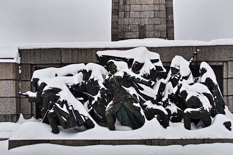 soviet army monument baraleph winter 2012.01_rt.jpg
