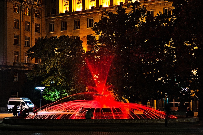 fountain.independency.square.2019.04_rt.jpg