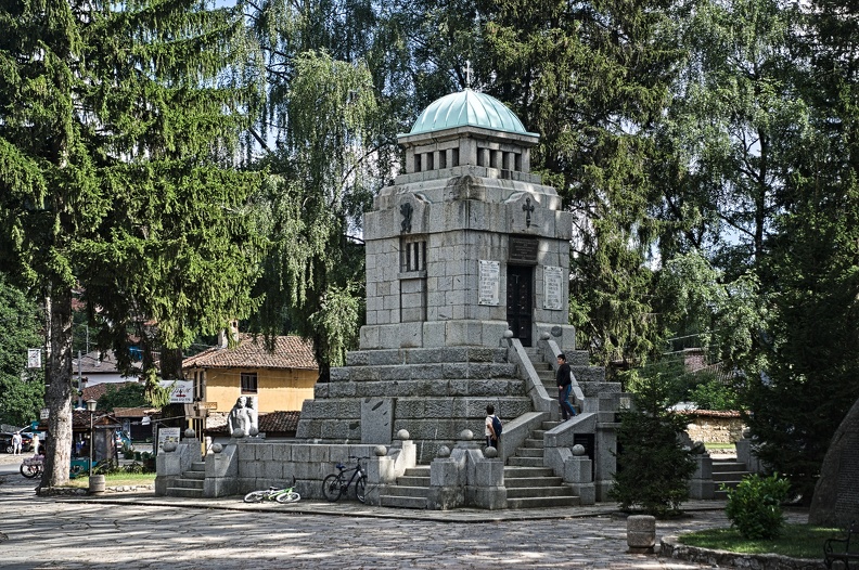 kopriwschtiza monument 2020.03_rt.jpg