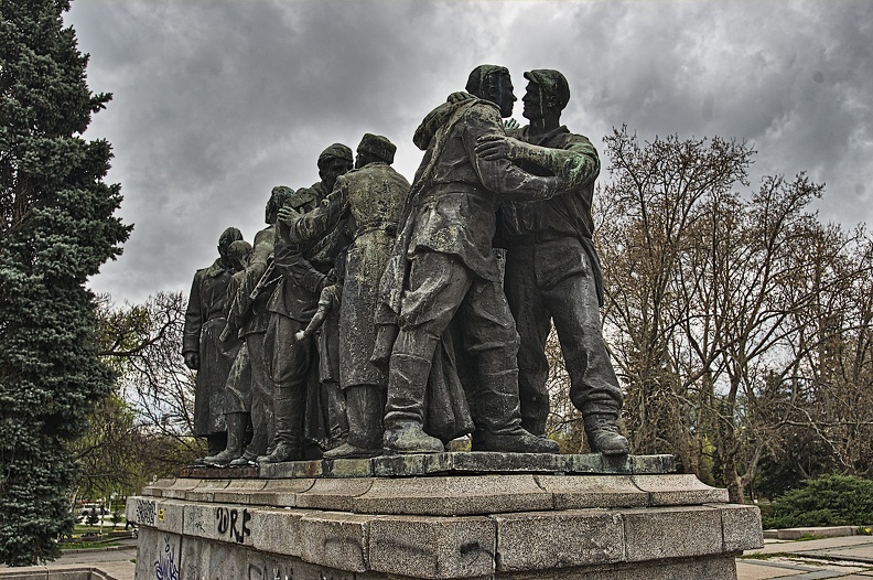 soviet army monument sculpture 2023.02_rt.jpg