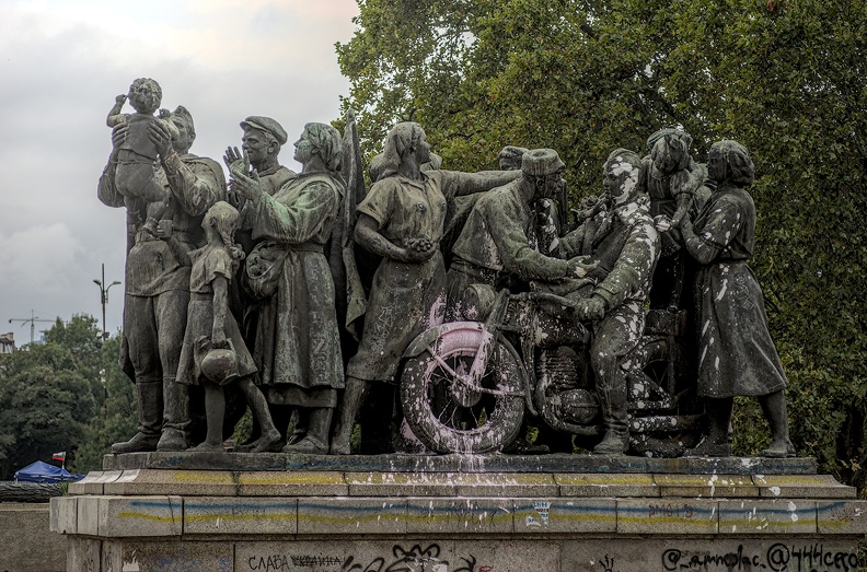 soviet army monument sculpture 2023.11_dt.jpg
