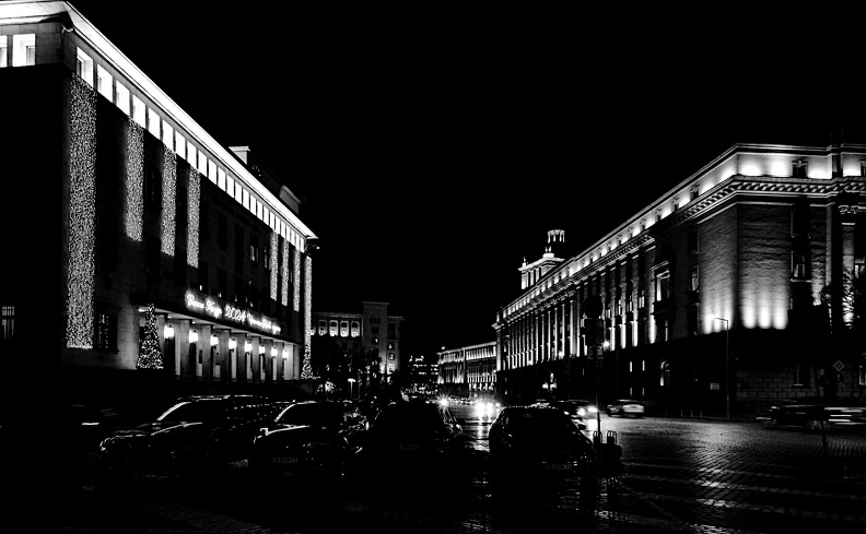 independency square 2023 night.02_dt_bw.jpg