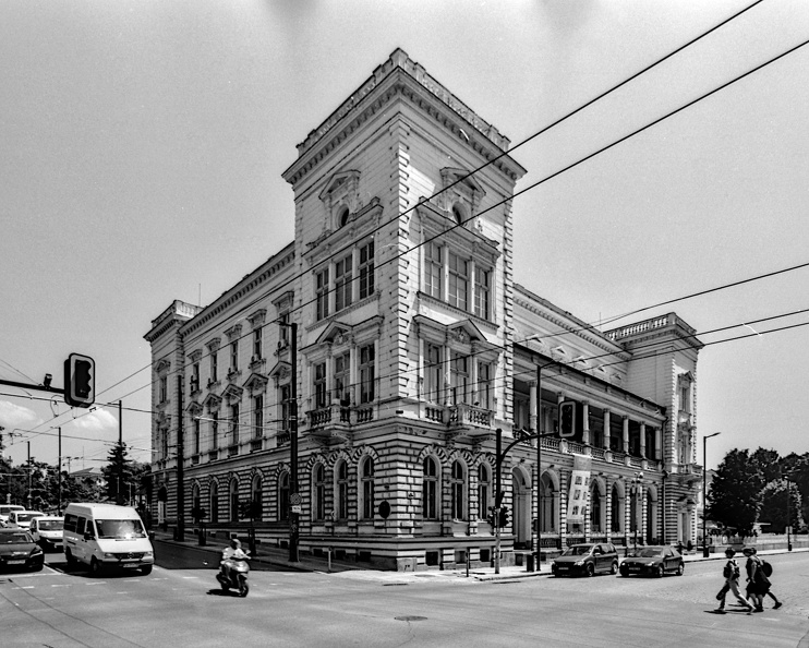 military club 2024.01_dt_bw_film.jpg