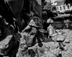 sculpture fragment 2025.04 dt bw (1)